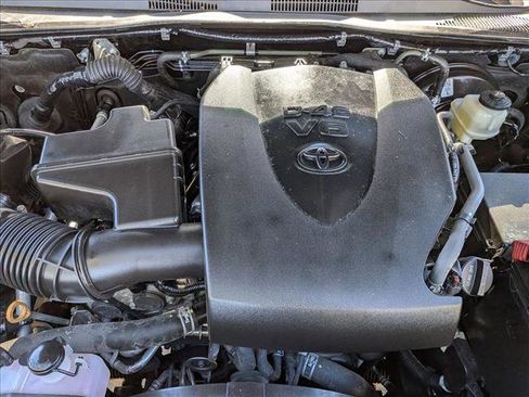 Used 2022 Toyota Tacoma SR5 w/ Technology Package image 21