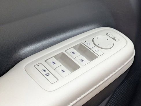 Used 2025 Hyundai Santa Fe SEL image 13