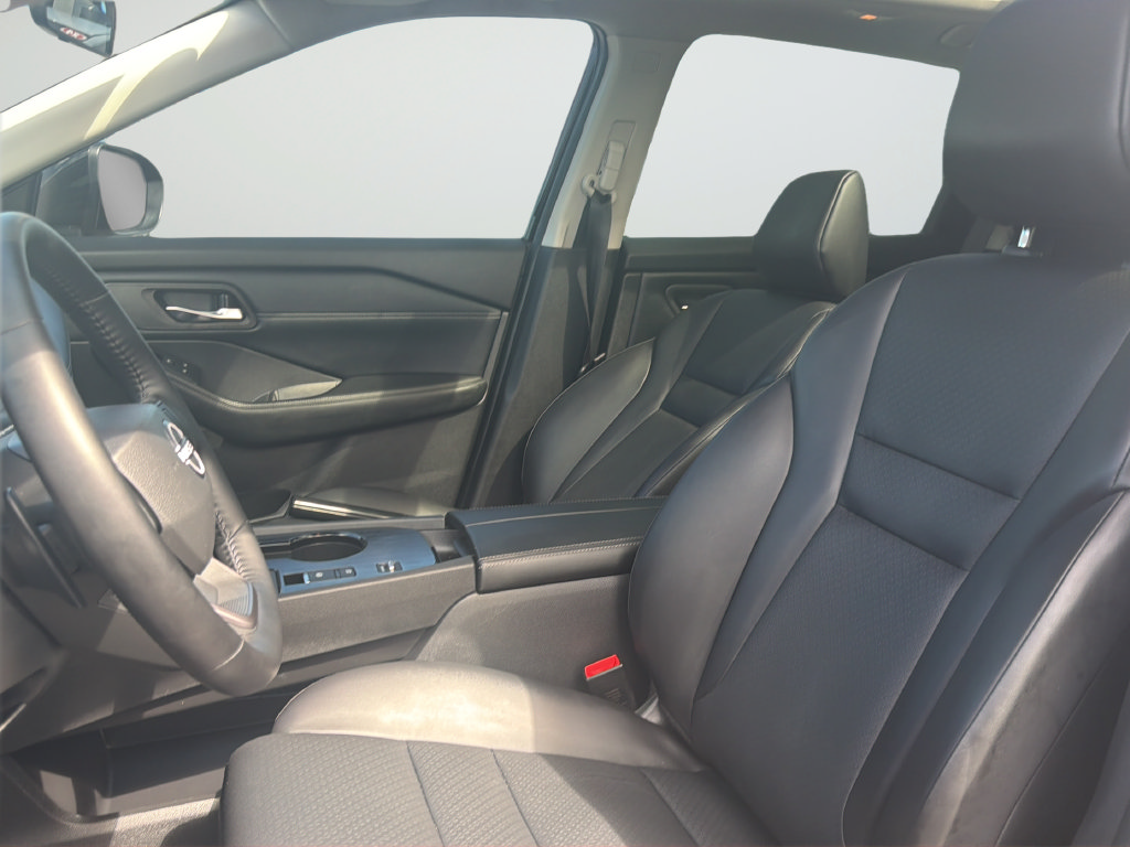 Certified 2025 Nissan Rogue SV w/ SV Premium Package FWD image 29
