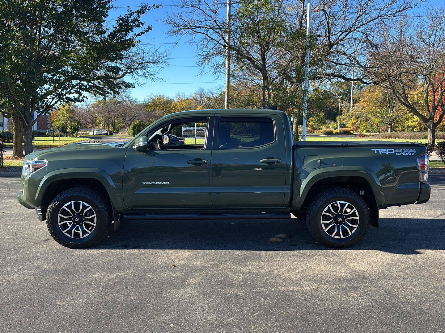Used 2021 Toyota Tacoma TRD Sport w/ Technology Package AWD/4WD image 15