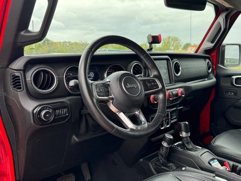Used 2020 Jeep Wrangler Unlimited Sahara w/ Uconnect 4C Nav & Sound Group AWD/4WD image 9