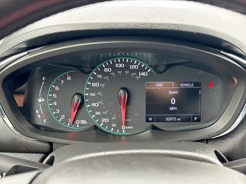 Used 2019 Chevrolet Trax LT w/ LT Convenience Package AWD/4WD image 32
