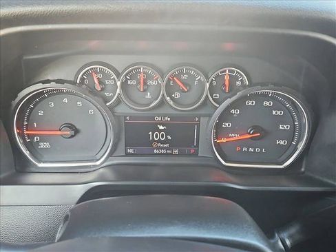 Used 2021 Chevrolet Silverado 2500 Custom w/ Custom Value Package image 10