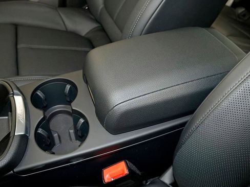 New 2026 Porsche Macan image 29