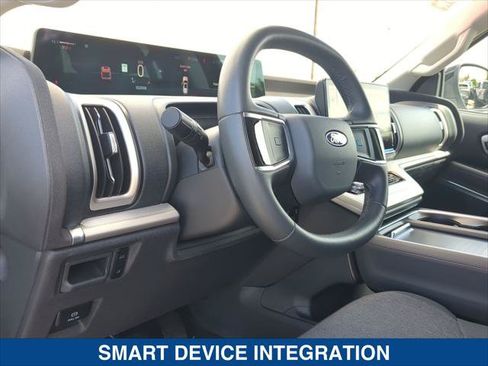 Used 2025 Ford Expedition Active RWD image 12
