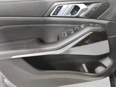 Used 2019 BMW X5 xDrive40i w/ Premium Package 2 AWD/4WD image 11