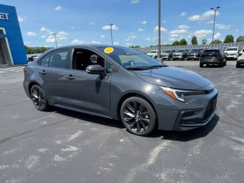 Used 2024 Toyota Corolla XSE FWD image 2
