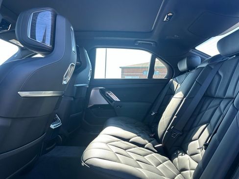 New 2026 BMW 760i xDrive AWD/4WD image 19