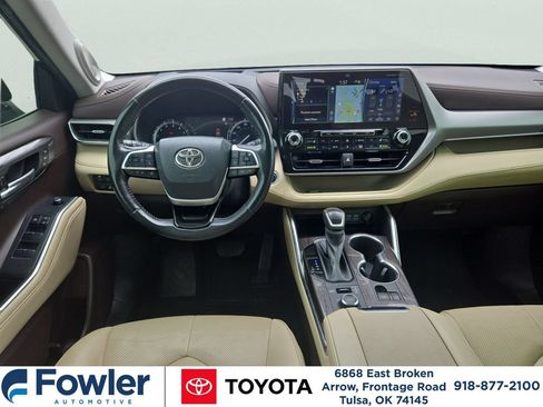 Used 2022 Toyota Highlander Platinum AWD/4WD image 10