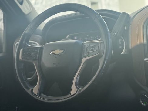 Used 2019 Chevrolet Silverado 1500 High Country image 33