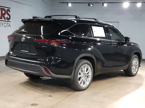 New 2026 Toyota Highlander Limited AWD/4WD image 7