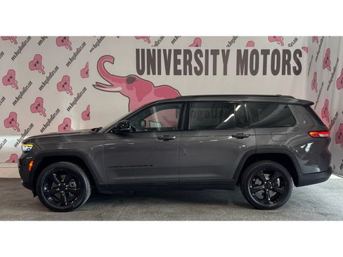 Used 2023 Jeep Grand Cherokee L Laredo RWD image 8