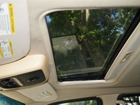 Used 2006 Ford Explorer Eddie Bauer image 35