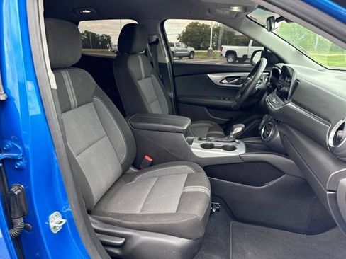 Used 2025 Chevrolet Blazer LT w/ LPO, 'HIT The Road' Package FWD image 33