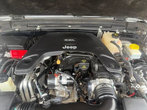 Used 2021 Jeep Wrangler Sport AWD/4WD image 34