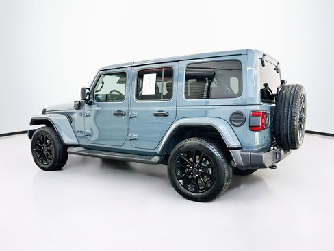 Used 2025 Jeep Wrangler Sahara image 5