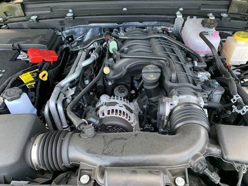 New 2025 Jeep Gladiator Sport AWD/4WD image 31