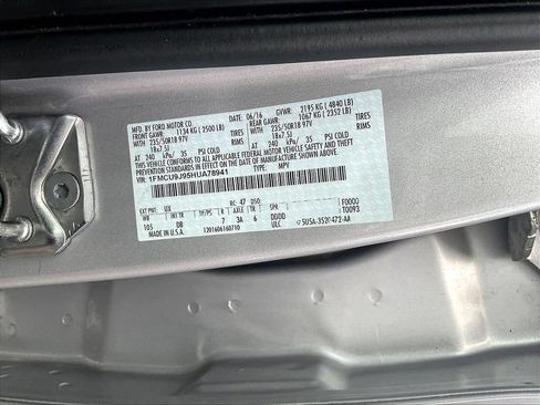 Used 2017 Ford Escape Titanium w/ Equipment Group 301A AWD/4WD image 19
