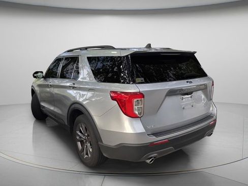 Used 2023 Ford Explorer XLT w/ Equipment Group 202A RWD image 7