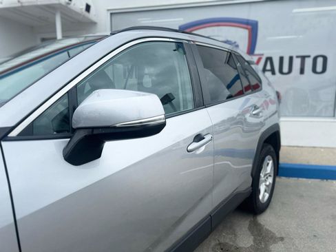 Used 2020 Toyota RAV4 XLE w/ Convenience Package AWD/4WD image 5