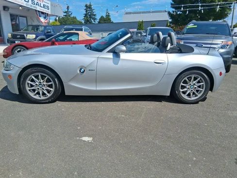 Used 2005 BMW Z4 2.5i RWD image 6