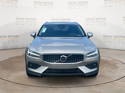 New 2026 Volvo V60 B5 Cross Country Plus w/ Protection Package Premier image 8