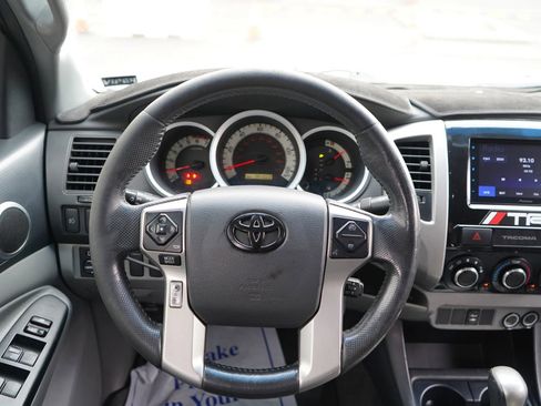 Used 2015 Toyota Tacoma PreRunner image 20