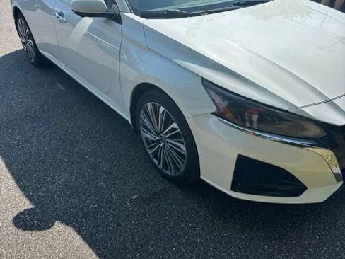 Used 2023 Nissan Altima 2.5 SL AWD/4WD image 6