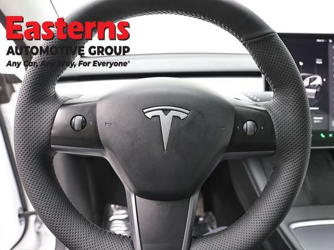 Used 2022 Tesla Model Y Long Range AWD/4WD image 10