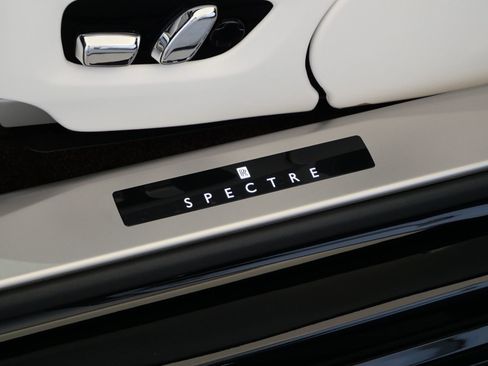 Used 2024 Rolls-Royce Spectre w/ Spectre Launch Package AWD/4WD image 9