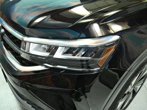 Used 2024 Volkswagen Taos SE image 13