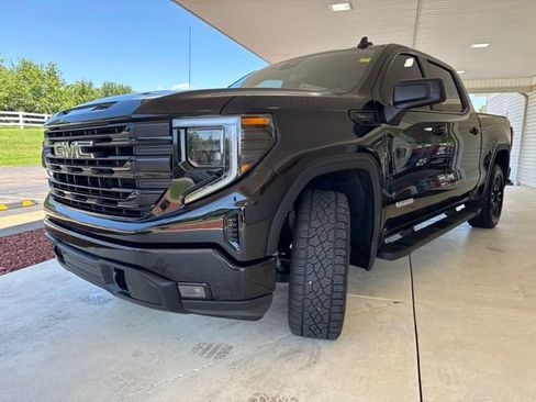 Used 2024 GMC Sierra 1500 Elevation w/ Preferred Package AWD/4WD image 9