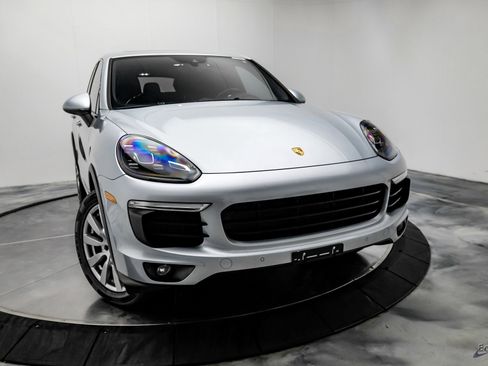 Used 2017 Porsche Cayenne S image 20