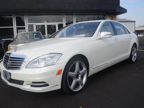 Used 2011 Mercedes-Benz S 550 image 2