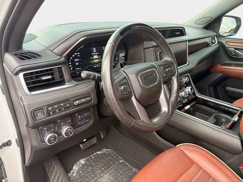 Used 2023 GMC Yukon Denali Ultimate w/ LPO, Floor Liner Package AWD/4WD image 19