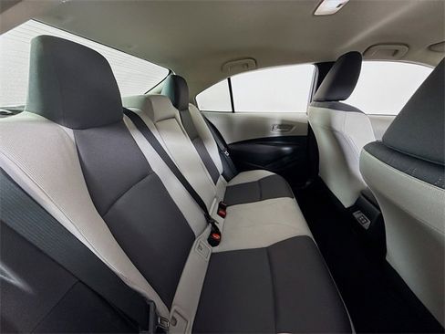 Certified 2025 Toyota Corolla LE image 27