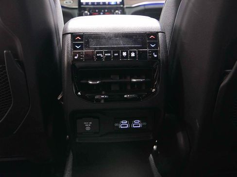 Used 2022 Jeep Grand Cherokee Summit AWD/4WD image 10