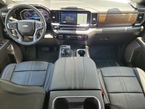 Certified 2025 Chevrolet Silverado 1500 High Country w/ High Country Premium Package AWD/4WD image 19