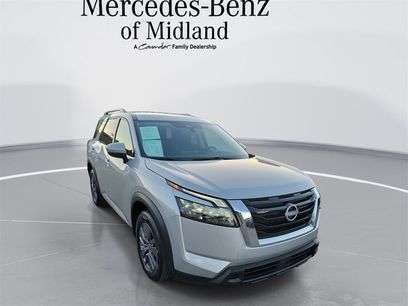 Used 2024 Nissan Pathfinder SV
