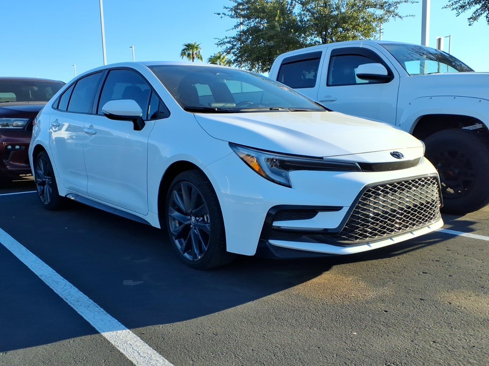 Used 2026 Toyota Corolla SE FWD image 1