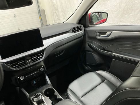 Used 2023 Ford Escape Platinum image 23