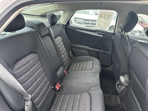 Used 2016 Ford Fusion SE image 14