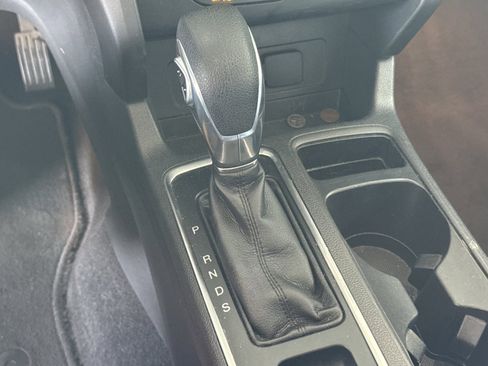 Used 2019 Ford Escape SE image 20