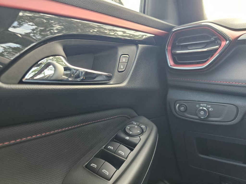 New 2026 Chevrolet TrailBlazer RS w/ Convenience Package AWD/4WD image 33