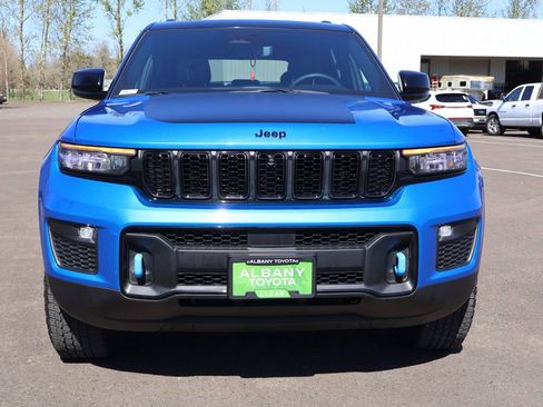 Used 2024 Jeep Grand Cherokee Trailhawk w/ Luxury Tech Group III AWD/4WD image 11