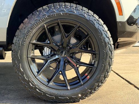 Used 2025 GMC Yukon AT4 Ultimate w/ LPO, Floor Liner Package image 13