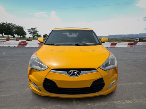 Used 2013 Hyundai Veloster w/ Style Pkg FWD image 6