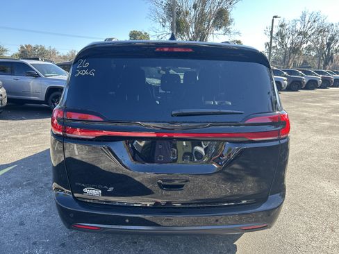 New 2026 Chrysler Pacifica Select w/ S Appearance Package image 6