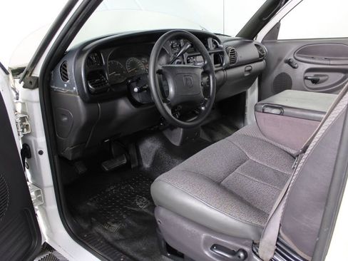 Used 2001 Dodge Ram 1500 Truck ST image 13