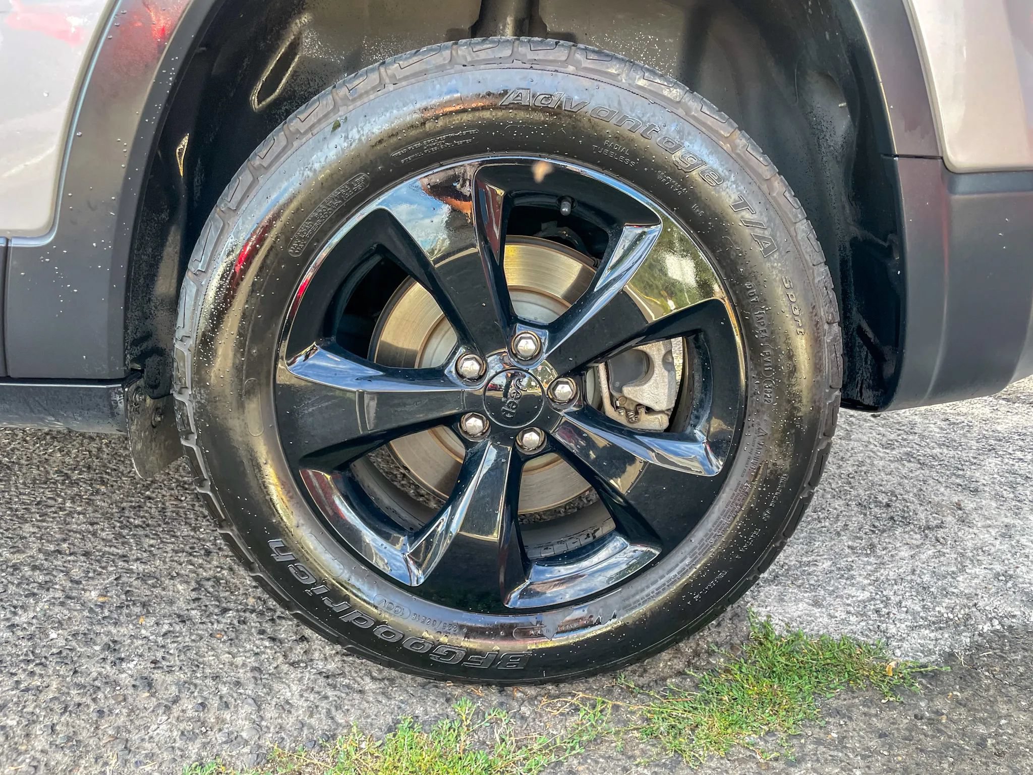 Used 2019 Jeep Cherokee Latitude Plus AWD/4WD image 41